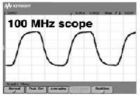 100MHzのオシロスコープで測定した波形が表示されている画面